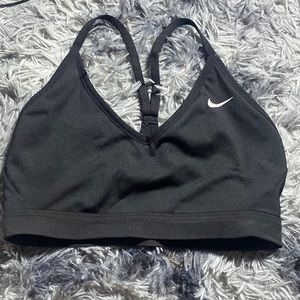 black nike sports bra